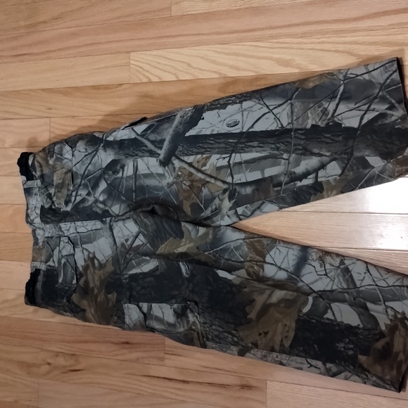 Boy's Camouflage Cargo Pants - Picture 6 of 7